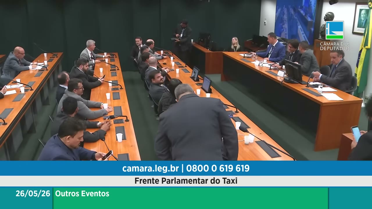 Vídeo do evento em 1:04:18