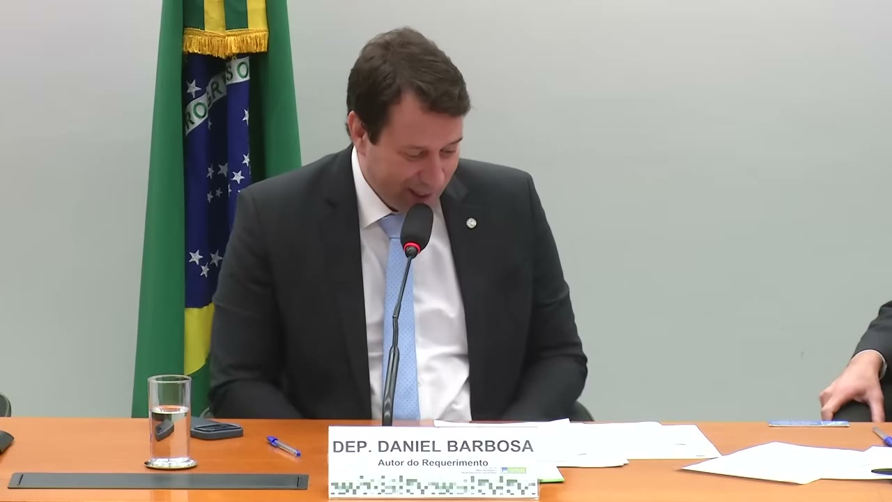Vídeo do evento em 1:07:27