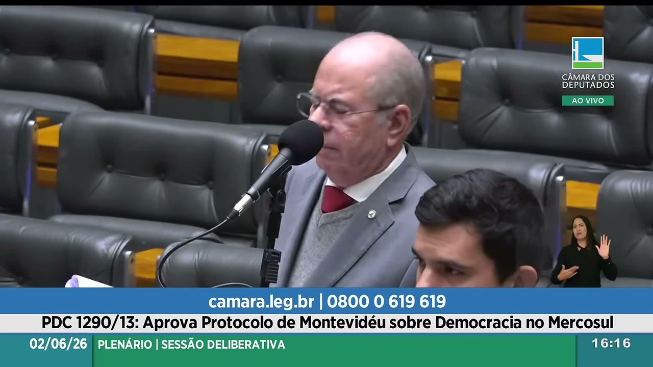 Vídeo do evento em 2:15:43
