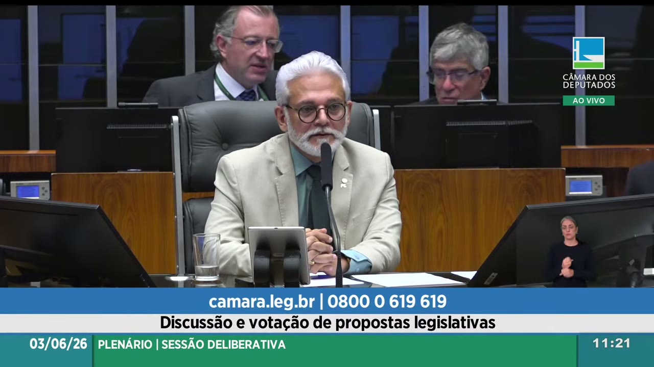 Vídeo do evento em 1:05:04