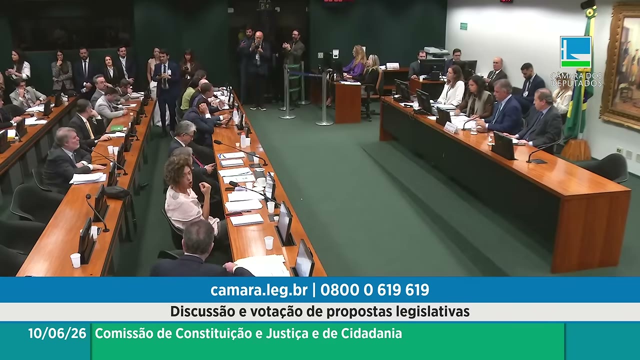 Vídeo do evento em 2:04:59