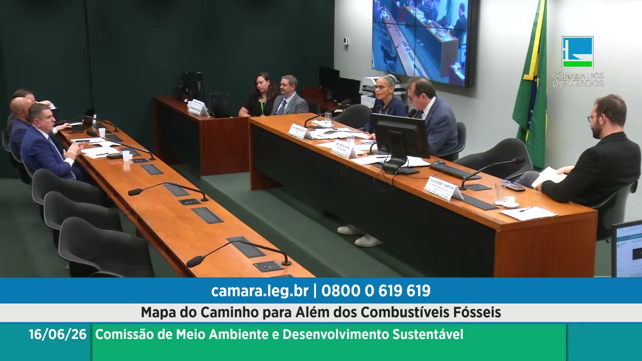 Vídeo do evento em 1:04:25