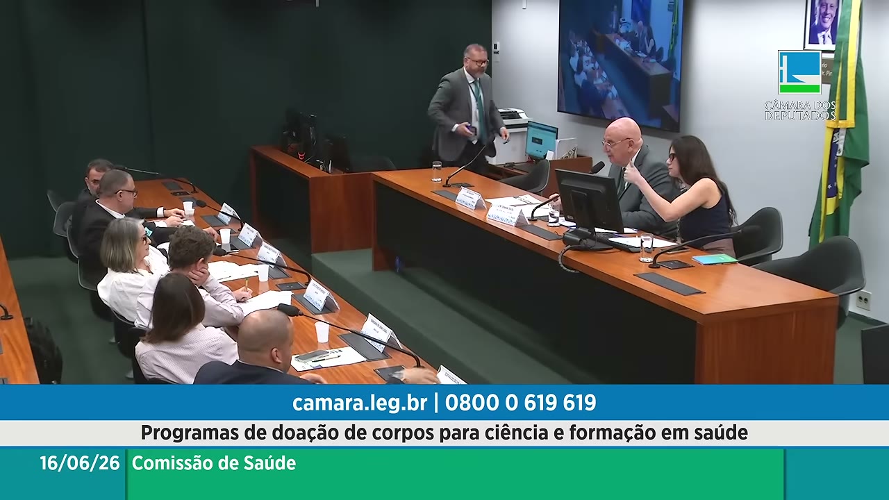 Vídeo do evento em 1:04:57