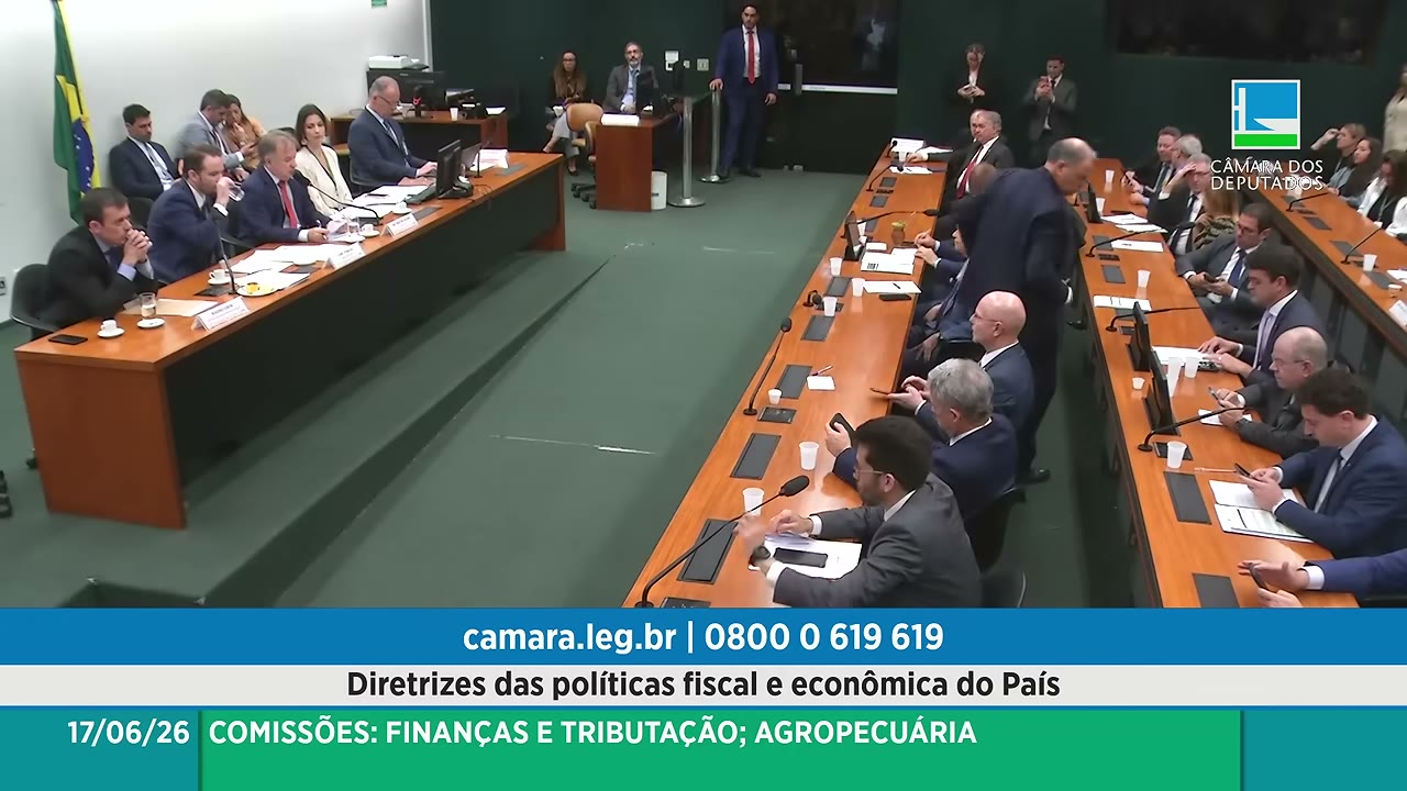 Vídeo do evento em 1:15:09