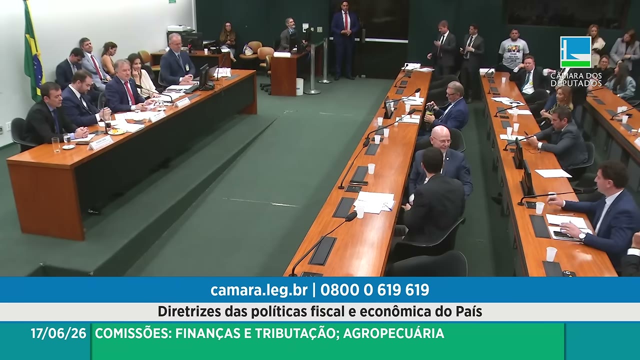 Vídeo do evento em 2:04:48