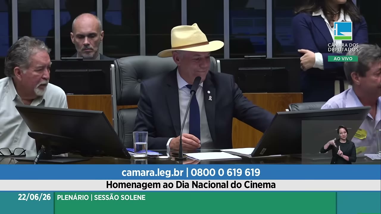 Vídeo do evento em 1:05:44