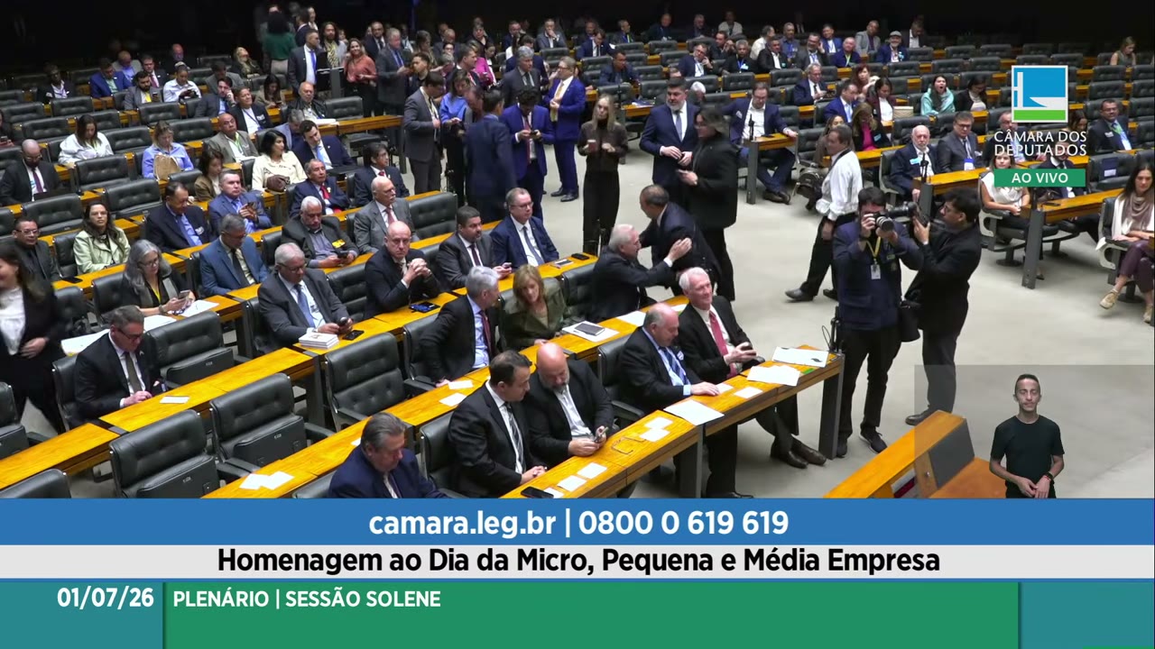 Vídeo do evento em 1:04:01
