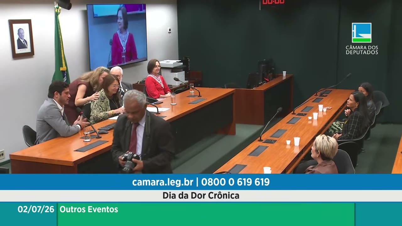 Vídeo do evento em 1:04:19