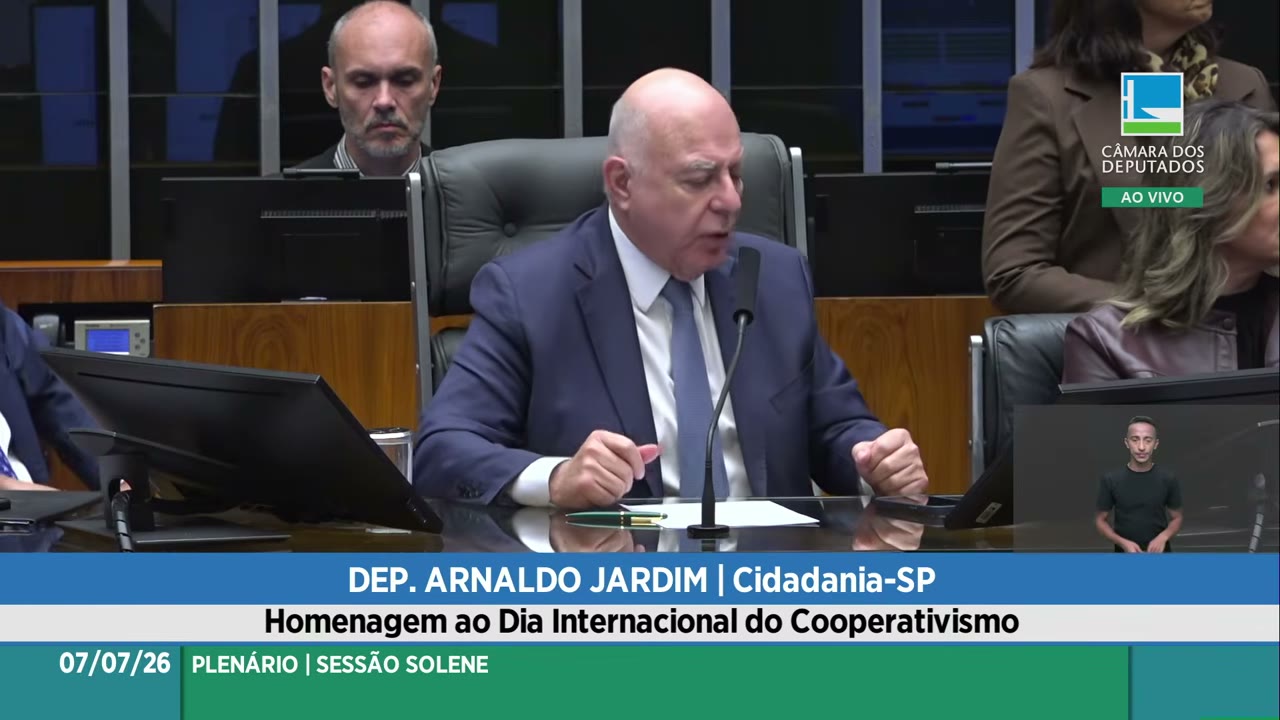 Vídeo do evento em 1:09:24