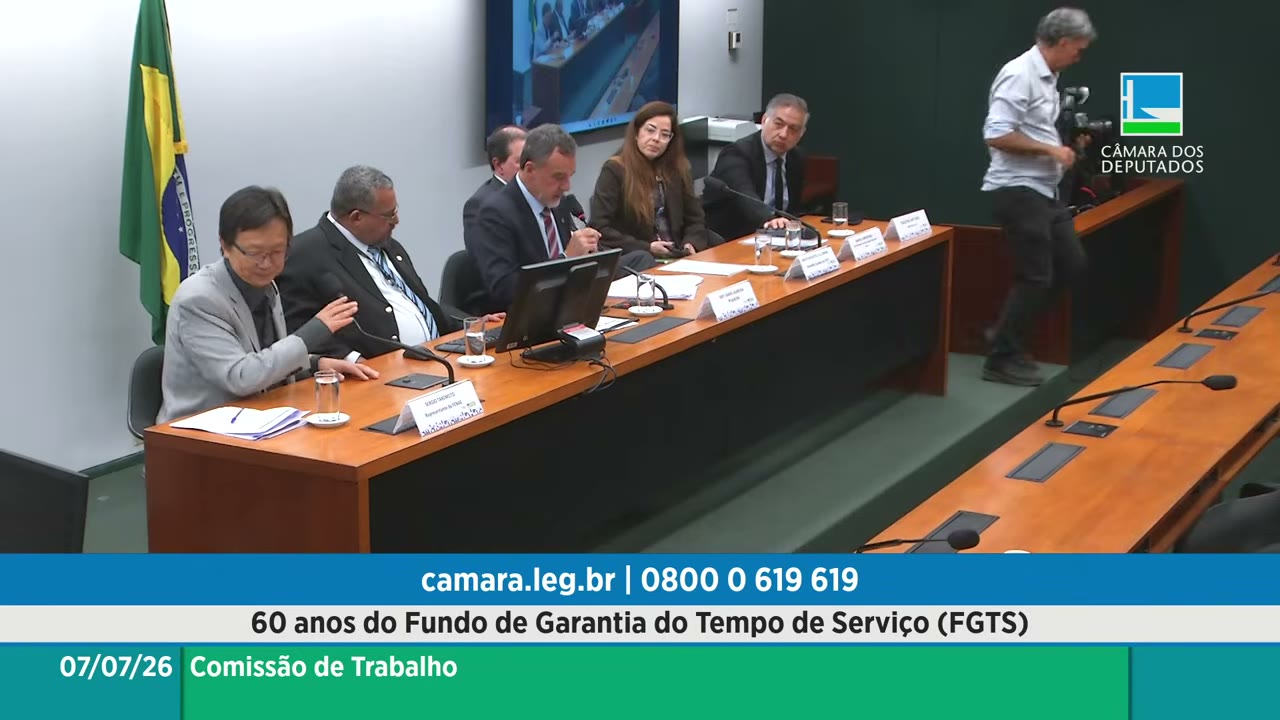 Vídeo do evento em 1:39:21