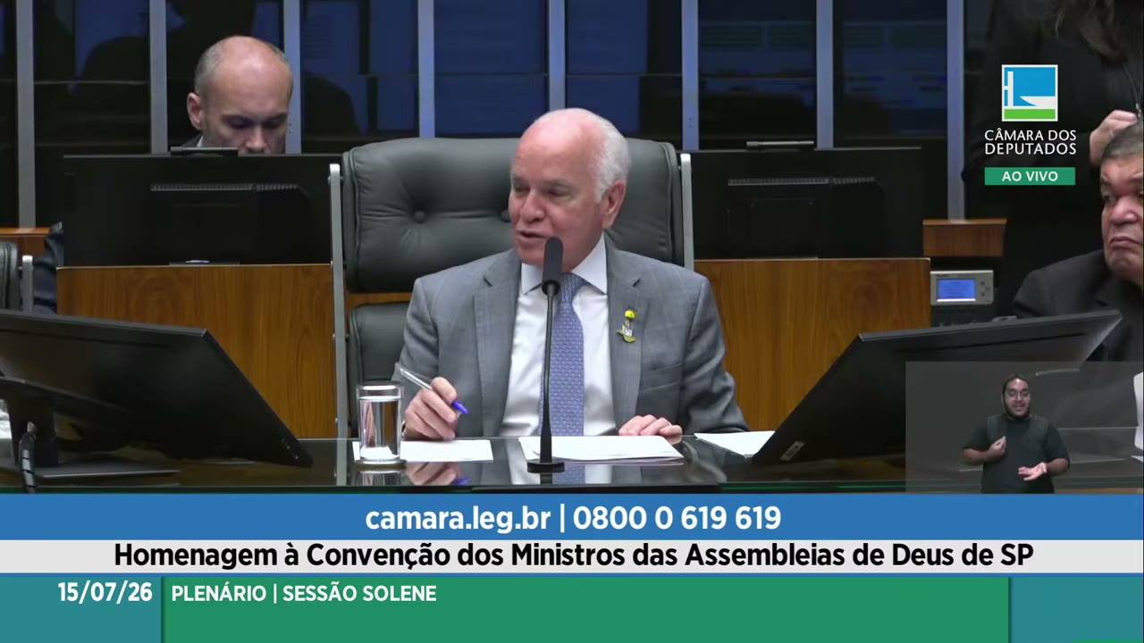 Vídeo do evento em 1:04:18