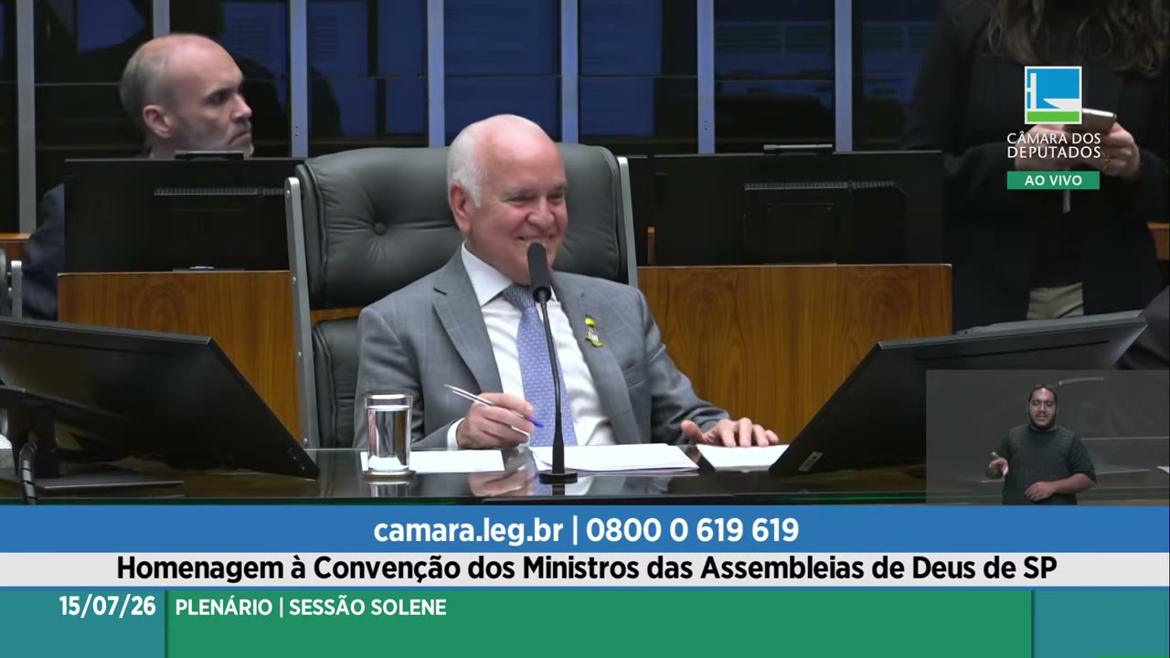 Vídeo do evento em 1:05:10