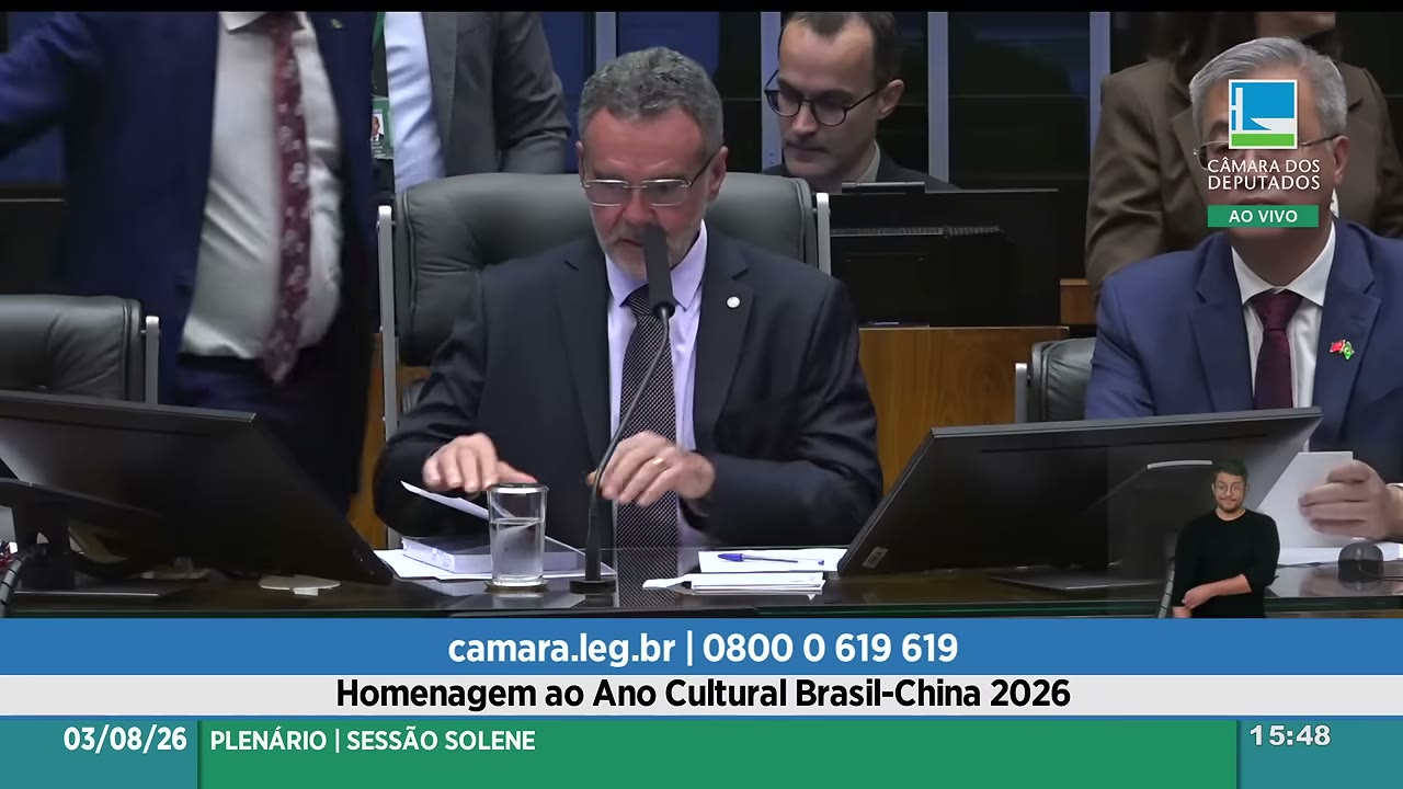 Vídeo do evento em 39:00
