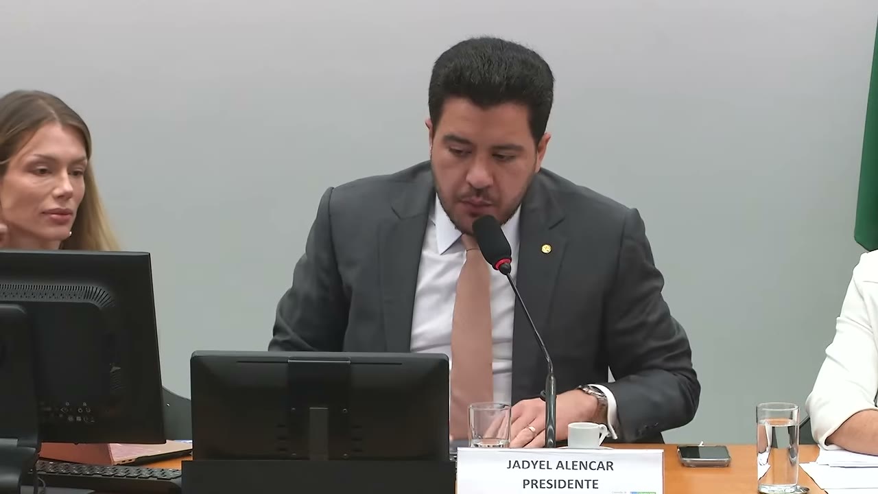 Vídeo do evento em 1:23:31