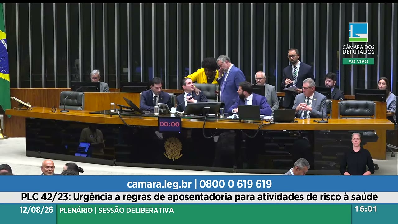 Vídeo do evento em 1:02:14