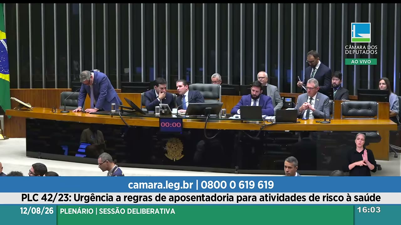 Vídeo do evento em 1:03:25